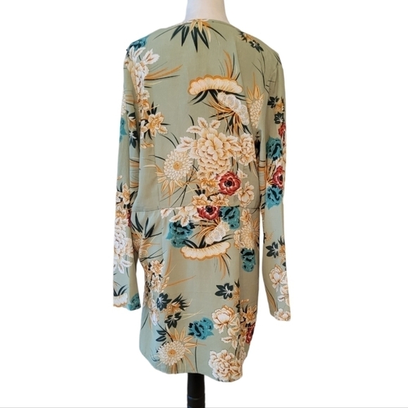 NWT Pretty Little Thing Green Floral Mini Dress Size 12 - Picture 3 of 5